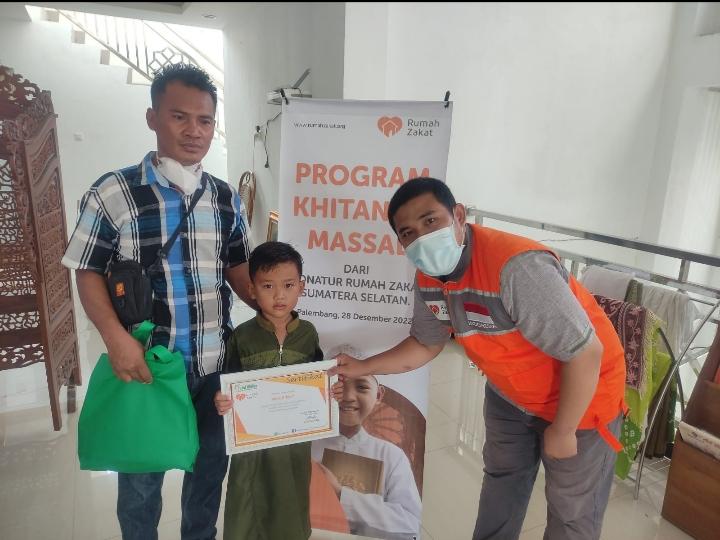 Akhir Tahun, Rumah Zakat Khitan Anak Yatim dan Dhuafa