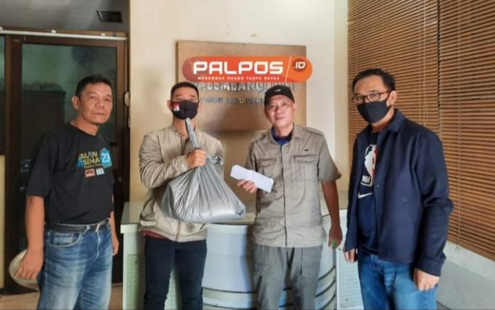 Anggota DPRD Provinsi Sumsel Alfrenzi Panggarbesi Peduli Wartawati Positif Covid-19