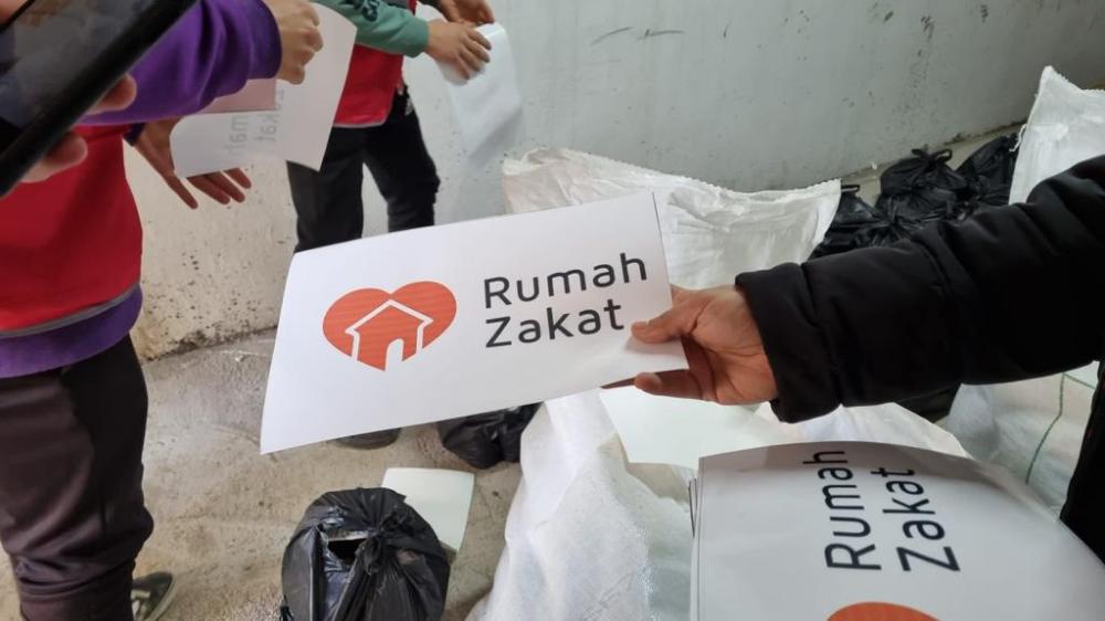 BANTUAN SELIMUT DAN PAKAIAN HANGAT DARI RUMAH ZAKAT SUDAH SAMPAI DI TURKIYE, WARGA SAMBUT BAHAGIA