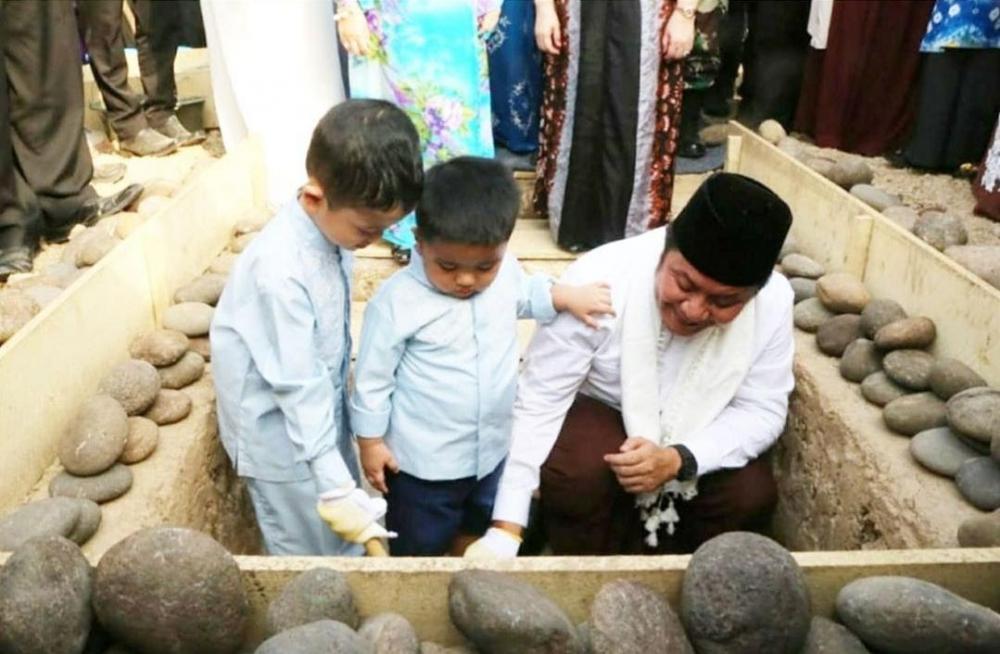 Bukti Cinta Untuk Orangtuanya, HD Bangun Masjid Al Hayza di Desa Srinanti OKI