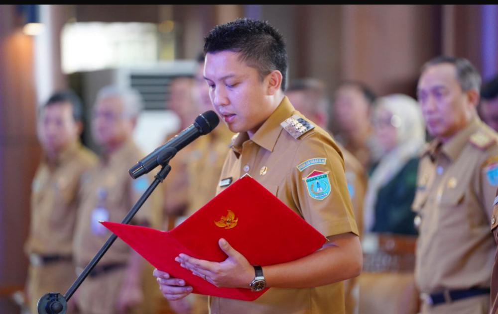 Bupati Panca Wijaya Akbar Mengukuhkan Kepengurusan Forum Komunikasi Kepala Desa Kabupaten Ogan Ilir 