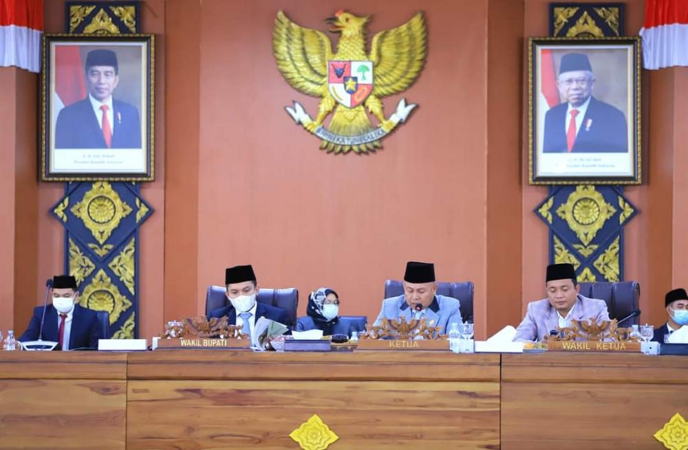 DPRD OI Dengarkan Jawaban Terhadap Pandangan Umum Fraksi