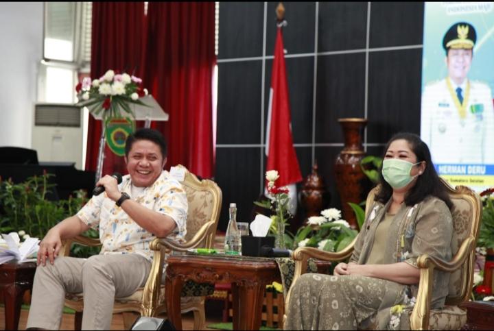 Acara Ngobrol Bareng Gubernur, HD Dengarkan Curhat Ibu Penambal Ban dan Juru Parkir