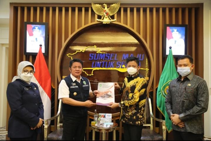 Gubernur Herman Deru Bantu Pembangunan di OKU Timur