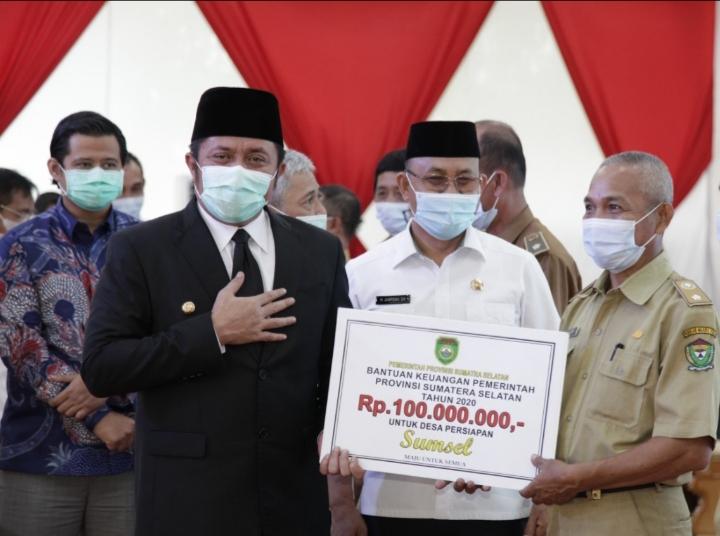 Gubernur Herman Deru Guyurkan Rp 7,7 Miliar Bantu Puluhan Desa Persiapan di Sumsel 