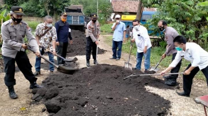 HPN 2021 SMSI Sumbang Jalan dan Sarana Sanitasi 