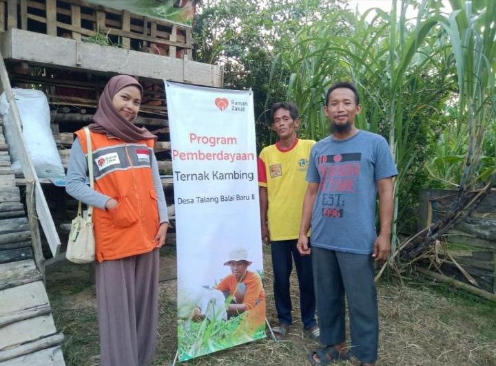 Hadirkan Ahli Hewan Ternak, Relawan Rumah Zakat Dampingi Peternak Binaan 