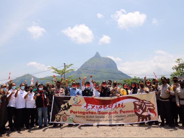Herman Deru Lepas Tim Ekspedisi Sumpah Pemuda ke Bukit Serelo