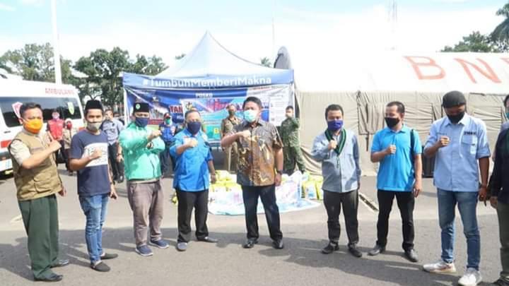 KNPI Sumsel Salurkan Bantuan Beras ke Masyarakat Terdampak Wabah Covid