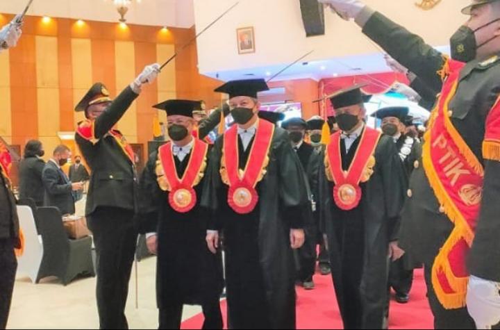 Kapolda Sumsel Resmi Dikukuhkan Sebagai Guru Besar STIK-PTIK