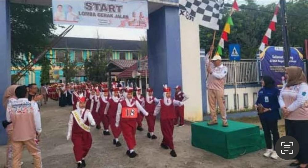 Kepala Disdikbud Ogan Ilir Melepas Lomba Gerak Jalan