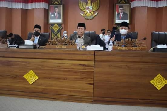 Ketua DPRD OI Dan Bupati Setujui Raperda APBD Anggaran Tahun 2022