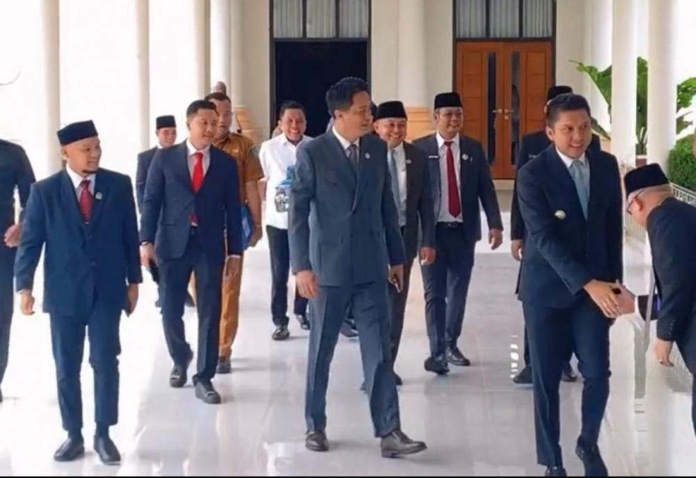 Ketua DPRD Ogan Ilir H Edwin Cahya Putra Memimpin Rapat Paripurna 