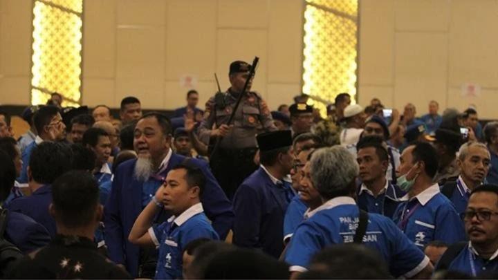 Kongres PAN Ricuh, Pemilihan Ketum Dipercepat