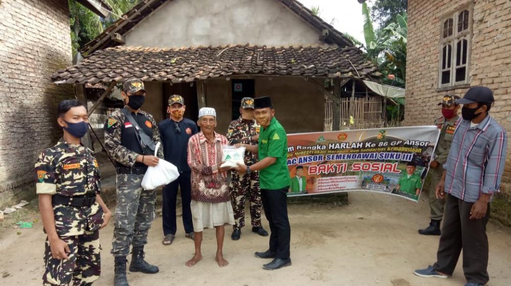 Peduli Covid-19, PC GP Ansor OKU TIMUR Berbagi Sembako serentak di 9 kecamatan 