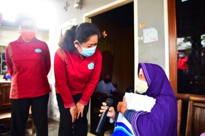 Peringatan Hari Ibu, TP PKK Sumsel Bagikan 400 Paket Bantuan
