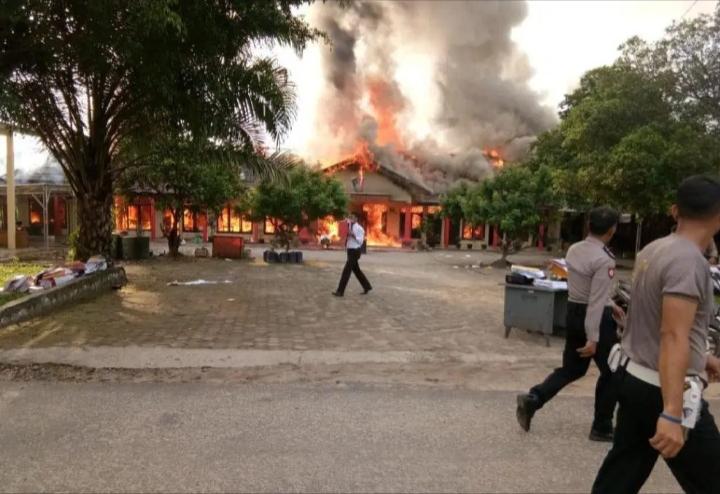 Polres Ogan Ilir Terbakar