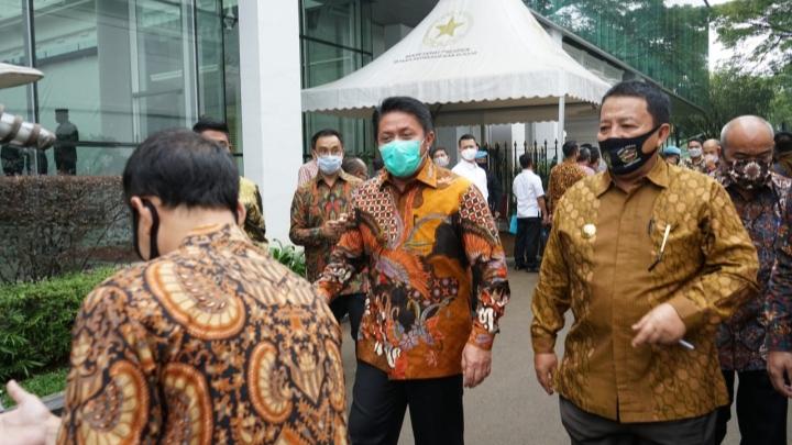 Rapat dengan Presiden, HD Laporkan Pertumbuhan Ekonomi Sumsel Masih Baik