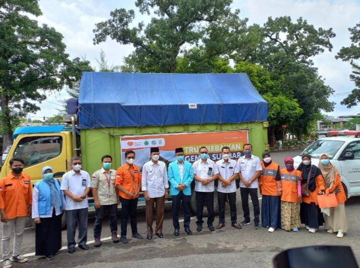 Rumah Zakat Kirim Tiga Truk Kebaikan Gempa Sumbar Berisikan 2000 Paket Superqurban