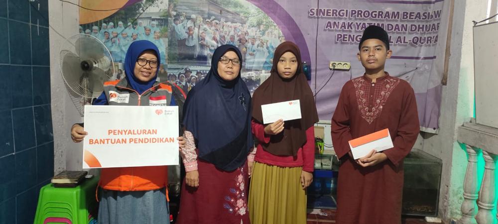 Rumah Zakat Salurkan Bantuan Pendidikan untuk Calon Siswa Baru