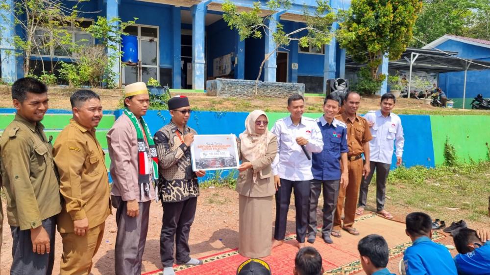 SMK Unggul Negeri 2 Banyuasin III Gandeng Rumah Zakat Salurkan Bantuan Palestina
