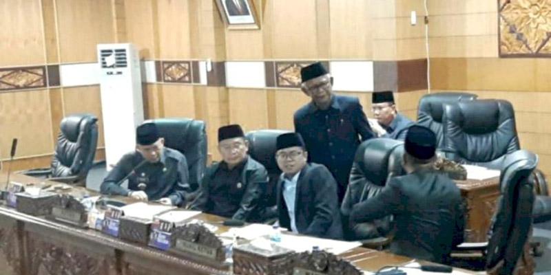 Sejumlah Anggota DPRD OKU Memilih Walk Out, Ini Alasannya