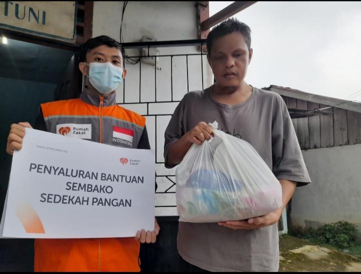 Sembako Rumah Zakat Bahagiakan Tuna Netra