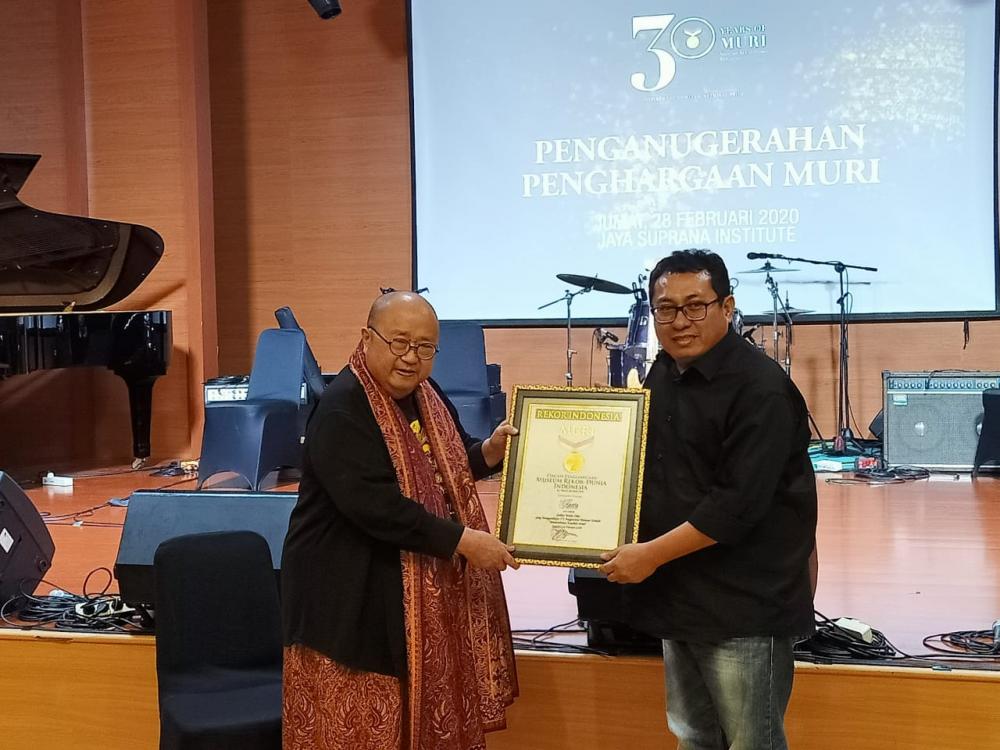 Serikat Media Siber Indonesia (SMSI) Raih Penghargaan MURI