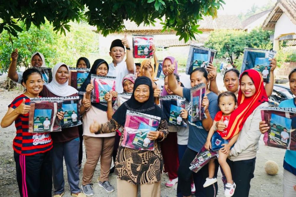 Silaturahmi Ke Desa-Desa, Enos Disambut Antusias Warga Hingga Pedagang Kecil