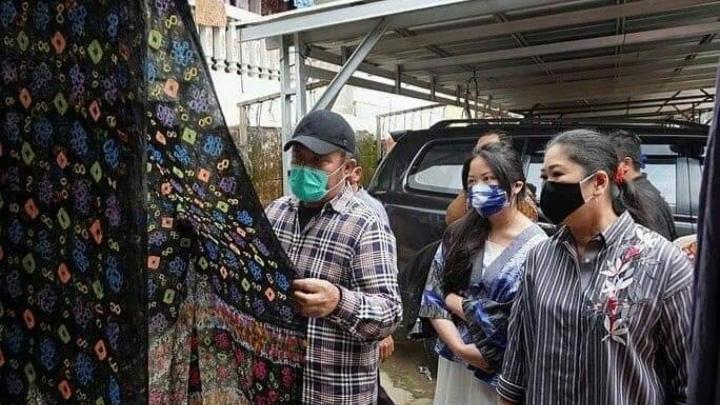 Telusuri Gang Sempit, HD Temui Warganya yang  Masih Dulang Berkah Ditengah Corona