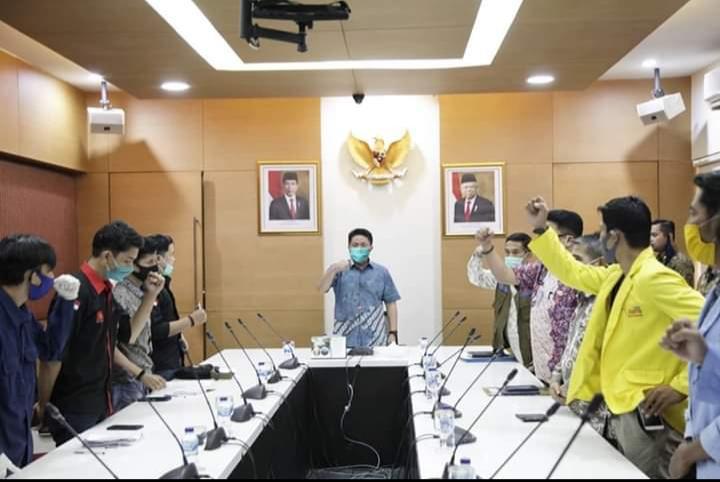 Terdampak Covid, 10 Ribu Mahasiswa Dapat Bantuan Gubernur Herman Deru