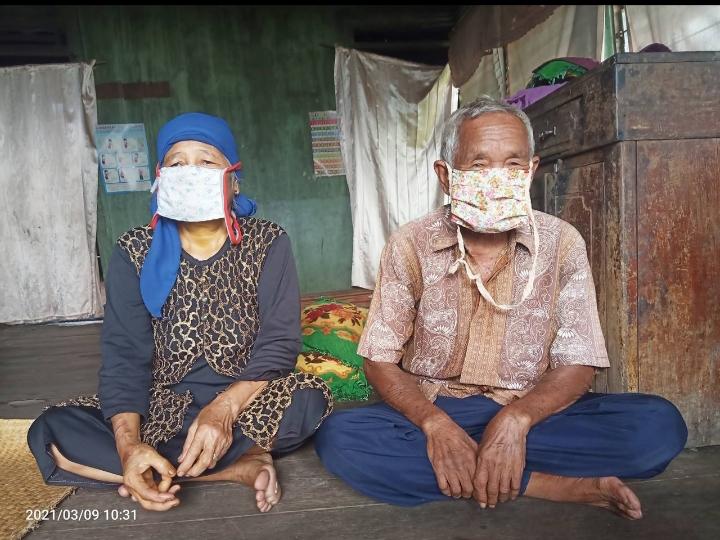 Tinggal di Rumah Reot, Kakek Miden Asal Desa Kayu Ara OKI ini Butuh Uluran Tangan
