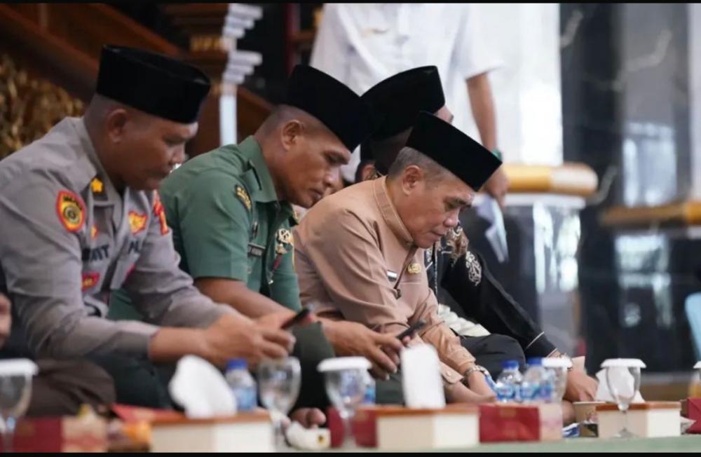 Wabup H Ardani Sambut Kedatangan Jemaah Haji Dari Mekkah