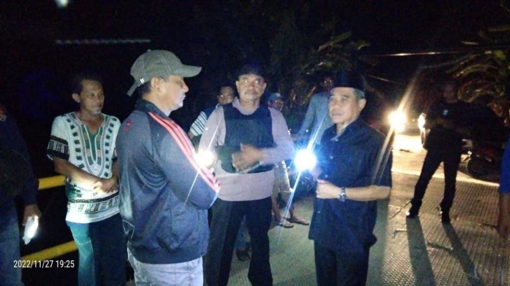 Wakil Bupati Ardani Bersama Kepala Dinas PU PR Tinjau Lokasi Jembatan Ambrol, Satu Unit Mobil Jatuh ke Sungai